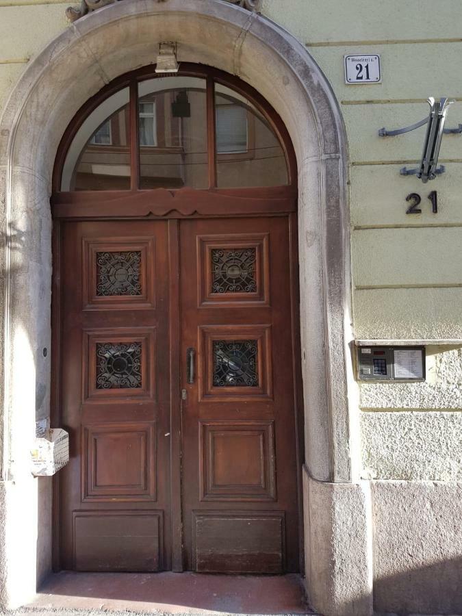Bpr W21 Retro Home With Balcony بودابست المظهر الخارجي الصورة