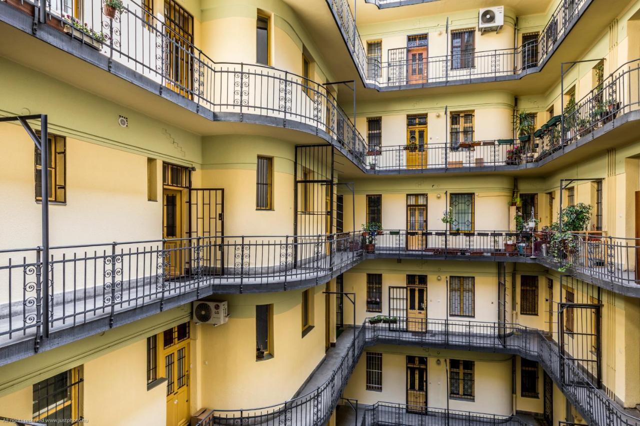 Bpr W21 Retro Home With Balcony بودابست المظهر الخارجي الصورة